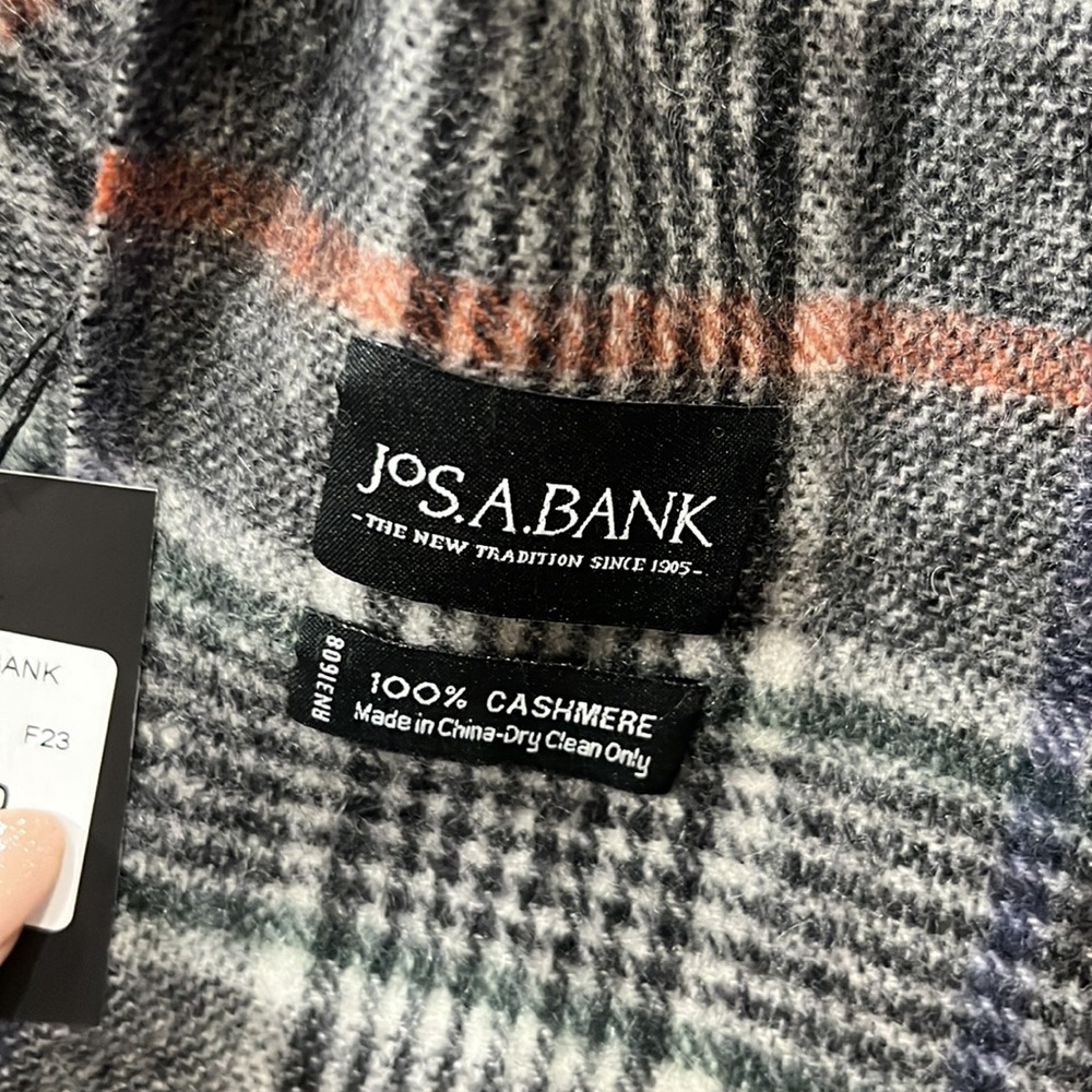 NEW Jos A Bank gray plaid cashmere scarf - Picture 4 of 4
